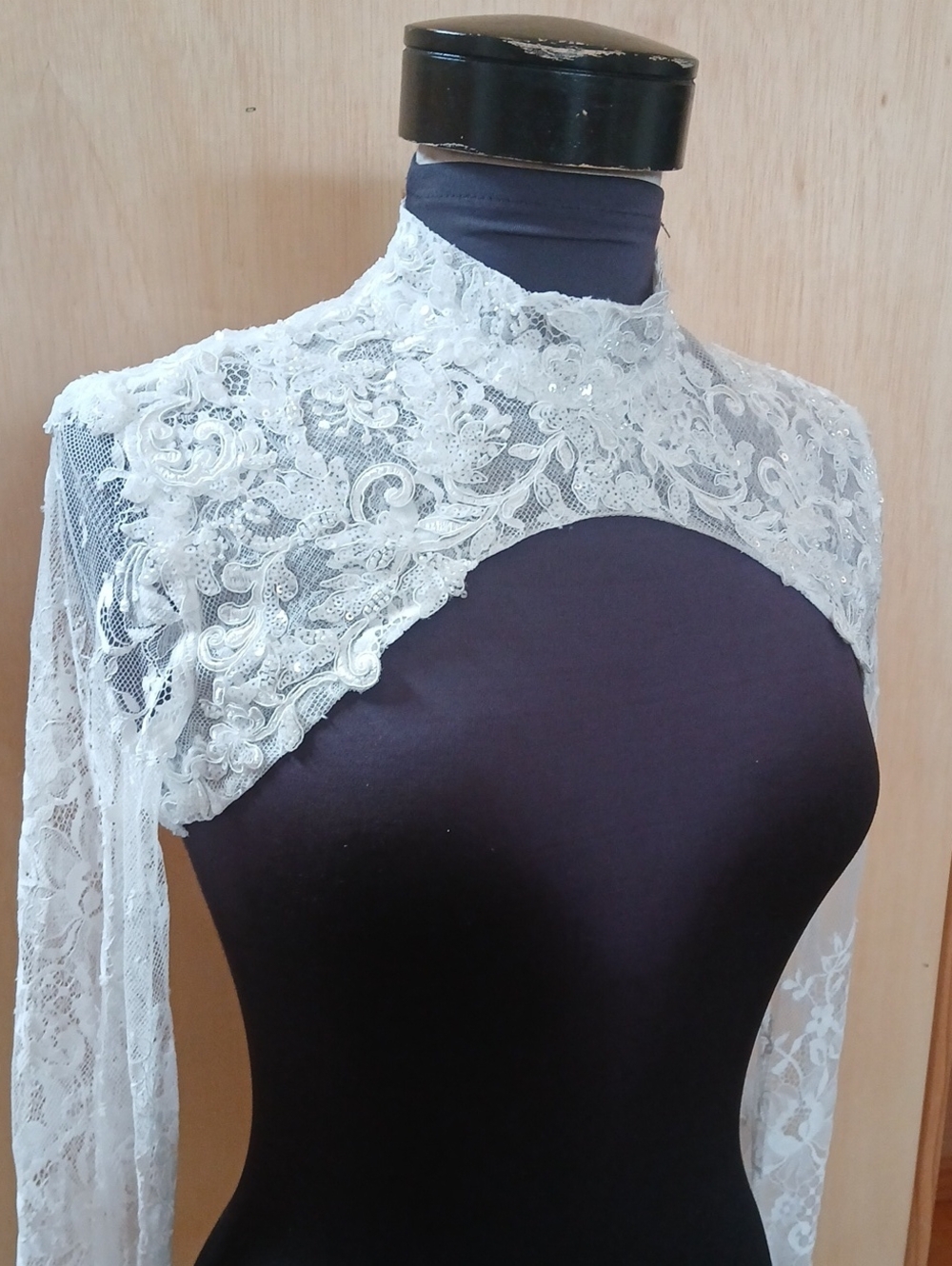 Ivory Lace Bolero Bridal Topper Size 6 - Picture 2 of 6